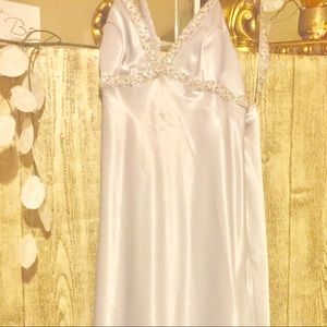 Gorgeous Size 6 Silver Satin Long Gown